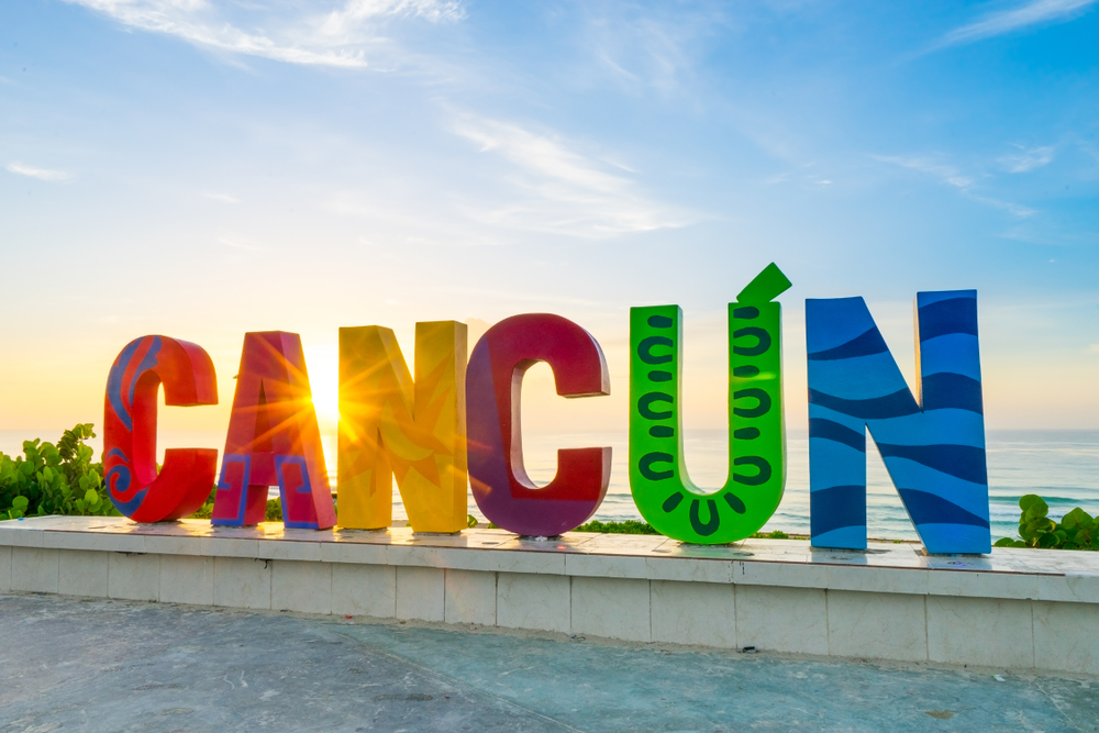 cancun-sign-photo-spots-near-cancun